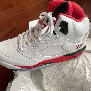 Jordan retro 5 men’s size 10.5